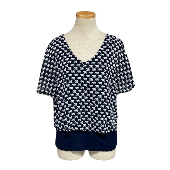 CABI Blouse Women's Small Blue Elephant Print Parade Top Short Sleeve Style 5345 - Picture 1 of 14